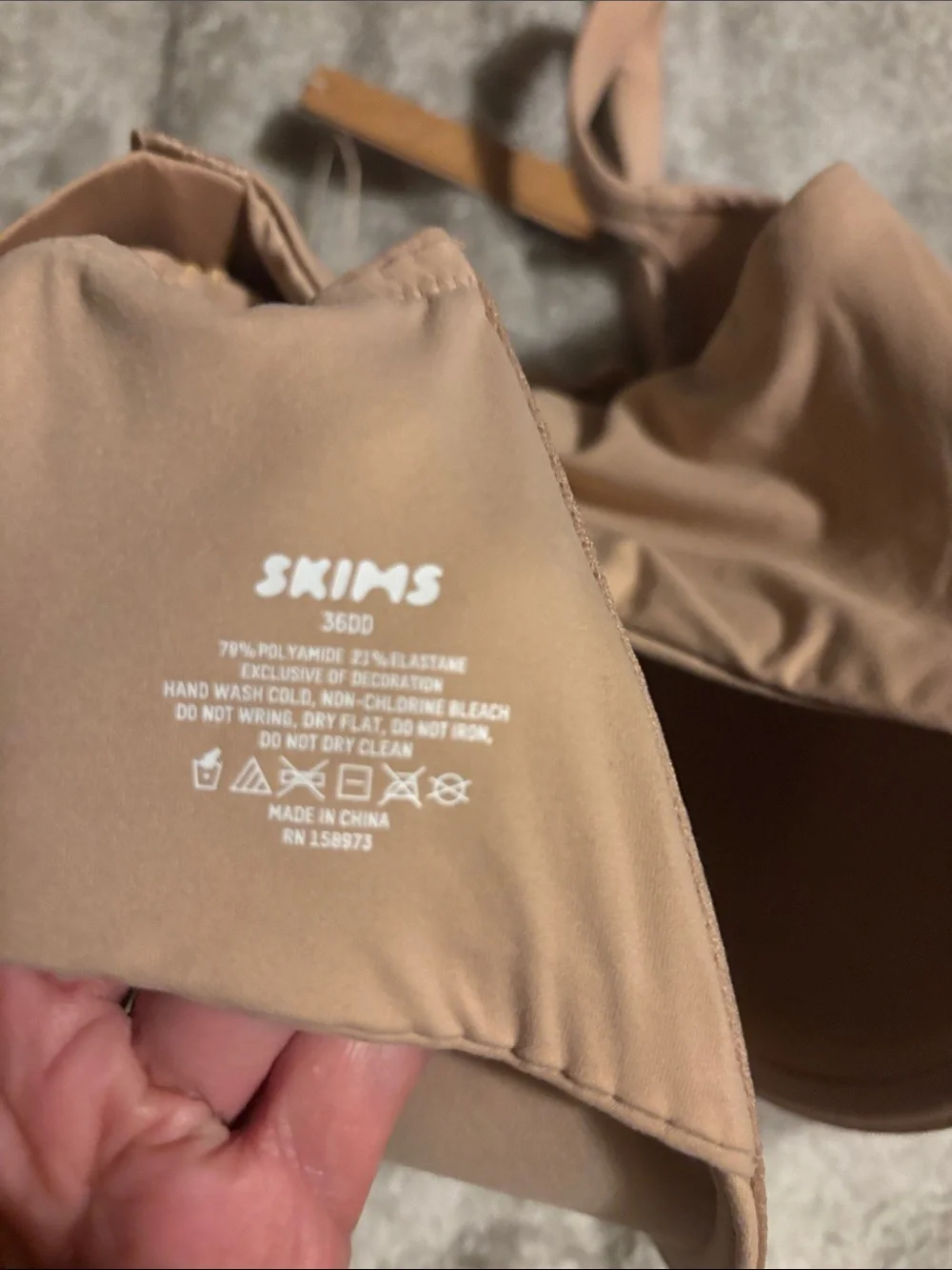 Skims Everyday T Shirt Bra - Picture 4 of 4